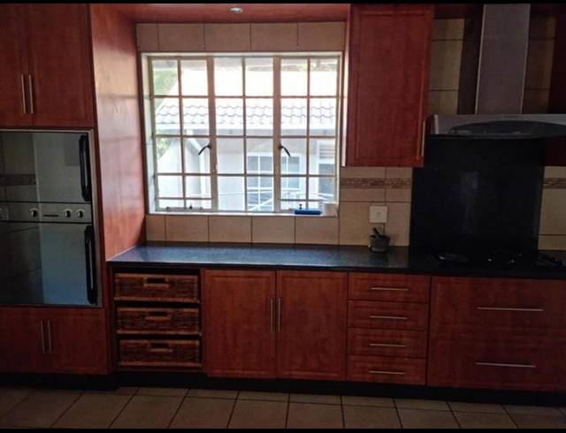 4 BEDROOM PROPERTY TO RENT IN GALLO MANOR